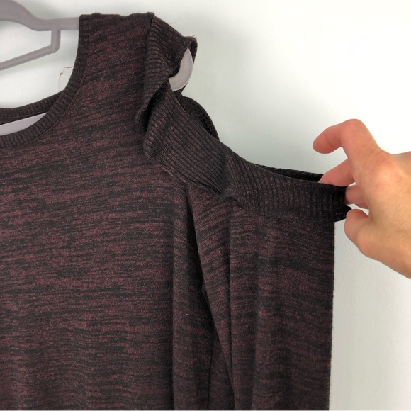 Apt. 9 Black & Maroon Cold Shoulder Ruffled Sleeved Sweater Size Large - Picture 7 of 10